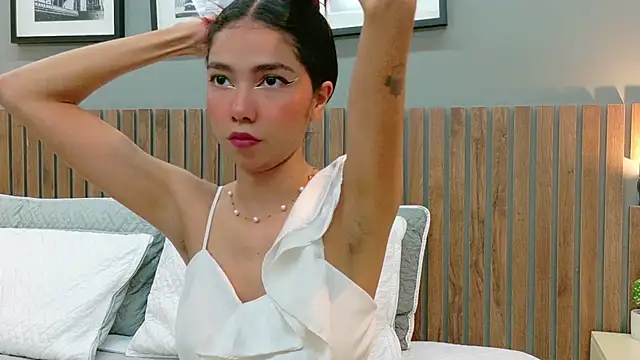 luna roja25 online show from November 12, 2025, 1:26 pm