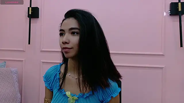 luna roja25 online show from December 19, 2025, 2:52 pm