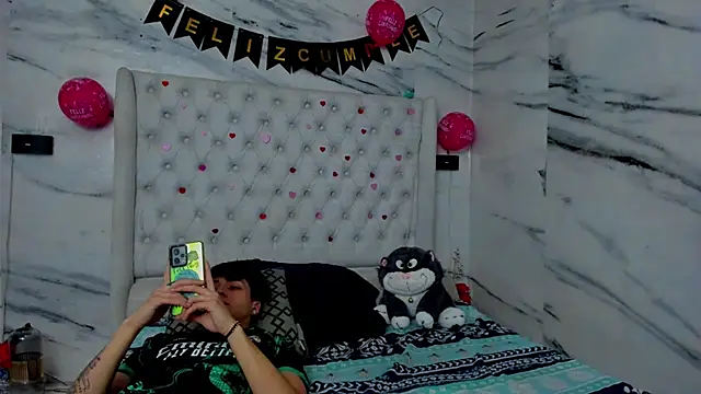 Ari and Storm online show from March 29, 2026, 2:08 pm