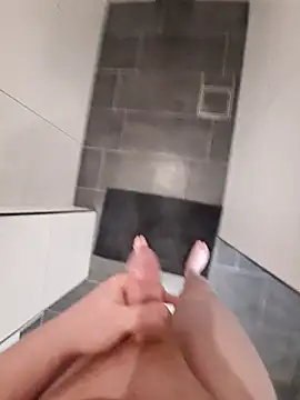 Longus  online show from October 9, 2025, 2:06 pm