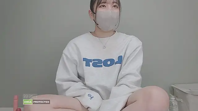 Snapshot of CocoaMilk18 chatting on February 3, 2026, 1:27 pm CocoaMilk18 online show from February 3, 2026, 1:27 pm