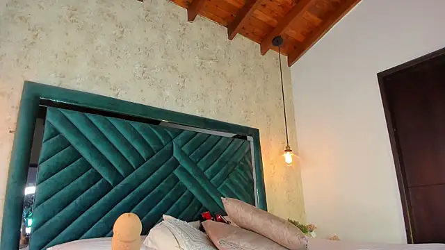 Sofi Moreno online show from December 3, 2025, 11:53 am