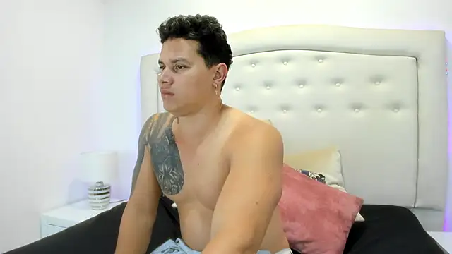 Snapshot of EclipseandFlame chatting on September 22, 2025, 2:01 pm EclipseandFlame online show from September 22, 2025, 2:01 pm