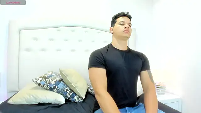 Snapshot of EclipseandFlame chatting on September 18, 2025, 2:20 pm EclipseandFlame online show from September 18, 2025, 2:20 pm