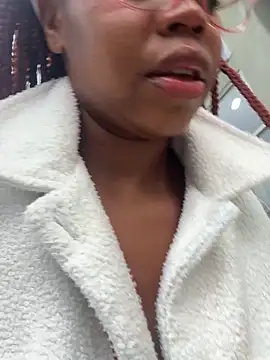 Snapshot of Sweet-Jade chatting on September 18, 2025, 9:40 pm Sweet-Jade online show from September 18, 2025, 9:40 pm