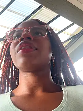 Snapshot of Sweet-Jade chatting on September 9, 2025, 9:24 pm Sweet-Jade online show from September 9, 2025, 9:24 pm