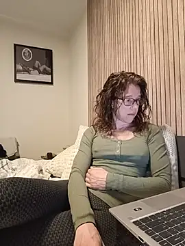 Snapshot of JezebelDutch chatting on May 18, 2026, 6:40 am JezebelDutch online show from May 18, 2026, 6:40 am
