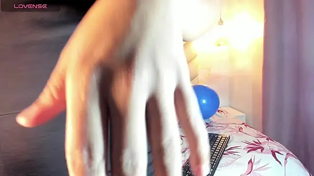 SheyLopez online show from September 24, 2025, 3:13 am