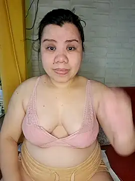 hotlyn45 online show from March 9, 2026, 1:09 am