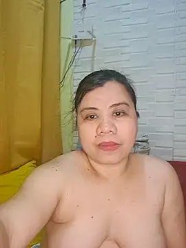 hotlyn45 online show from February 14, 2026, 2:45 am