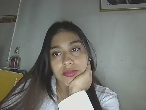 Snapshot of zairabreze chatting on May 10, 2026, 3:21 am zairabreze online show from May 10, 2026, 3:21 am