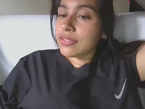 Snapshot of zairabreze chatting on April 27, 2026, 8:40 pm zairabreze online show from April 27, 2026, 8:40 pm