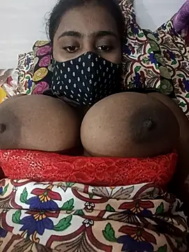 Snapshot of Schii69 chatting on November 28, 2025, 4:40 pm Schii69 online show from November 28, 2025, 4:40 pm