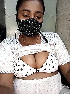 Snapshot of Schii69 chatting on February 11, 2026, 8:09 pm Schii69 online show from February 11, 2026, 8:09 pm