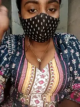 Snapshot of Schii69 chatting on February 19, 2026, 8:17 pm Schii69 online show from February 19, 2026, 8:17 pm