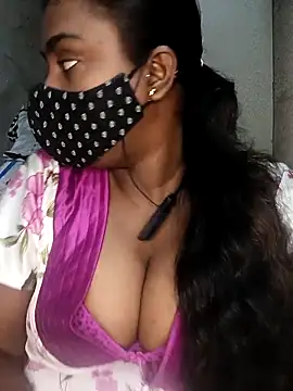 Snapshot of Schii69 chatting on February 28, 2026, 10:09 pm Schii69 online show from February 28, 2026, 10:09 pm