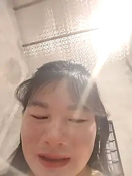 kute-00 online show from December 3, 2025, 1:32 pm