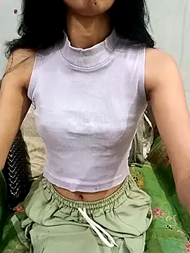 Daizy Shah online show from March 30, 2026, 10:00 pm