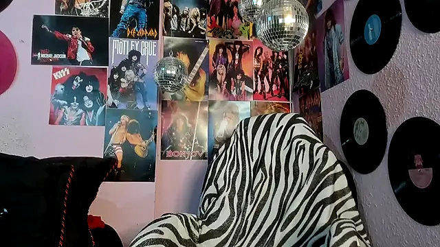 Snapshot of Avril_Maria chatting on February 13, 2026, 6:41 pm Avril Maria online show from February 13, 2026, 6:41 pm