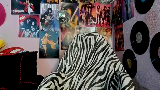 Snapshot of Avril_Maria chatting on February 14, 2026, 7:47 pm Avril Maria online show from February 14, 2026, 7:47 pm