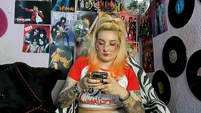 Snapshot of Avril_Maria chatting on March 3, 2026, 9:44 pm Avril Maria online show from March 3, 2026, 9:44 pm