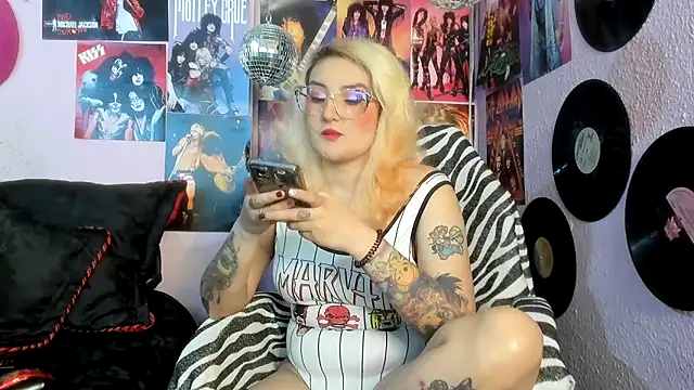 Snapshot of Avril_Maria chatting on February 5, 2026, 6:37 pm Avril Maria online show from February 5, 2026, 6:37 pm