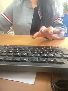 Snapshot of ThuPhuong-Tr chatting on November 21, 2025, 6:23 am ThuPhuong-Tr online show from November 21, 2025, 6:23 am