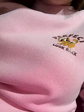 Snapshot of ThuPhuong-Tr chatting on January 10, 2026, 1:28 pm ThuPhuong-Tr online show from January 10, 2026, 1:28 pm