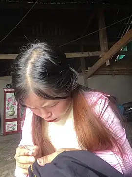 O o UwU o O online show from November 9, 2025, 1:53 am