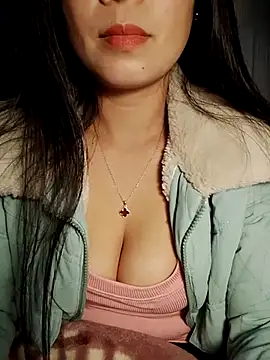 Snapshot of Baby-kis03 chatting on January 19, 2026, 12:14 am Baby-kis03 online show from January 19, 2026, 12:14 am