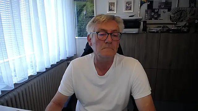 Snapshot of randyandy67 chatting on July 28, 2026, 11:17 am randyandy67 online show from July 28, 2026, 11:17 am