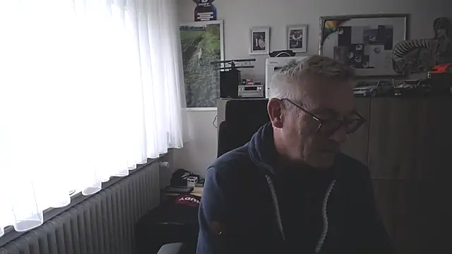 Snapshot of randyandy67 chatting on June 3, 2026, 11:00 am randyandy67 online show from June 3, 2026, 11:00 am