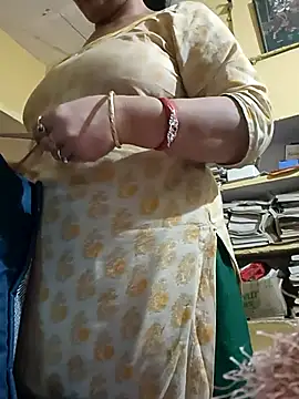 Snapshot of angel_ridhi chatting on November 25, 2025, 3:18 am angel ridhi online show from November 25, 2025, 3:18 am