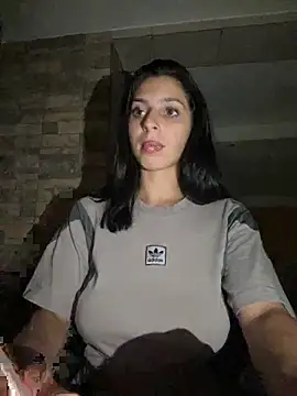 Laraa201 online show from October 16, 2025, 9:23 pm