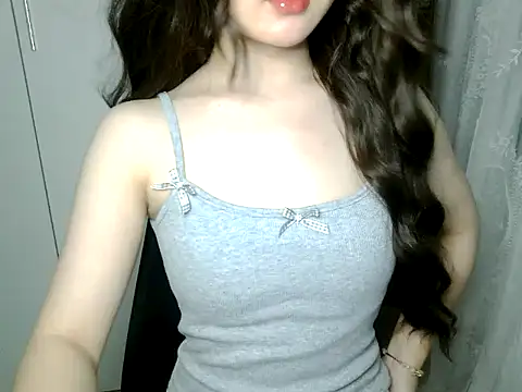Snapshot of Annabelle-e chatting on June 15, 2026, 7:46 pm Annabelle-e online show from June 15, 2026, 7:46 pm