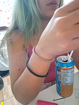 euahotmarii20 online show from November 15, 2025, 6:17 am