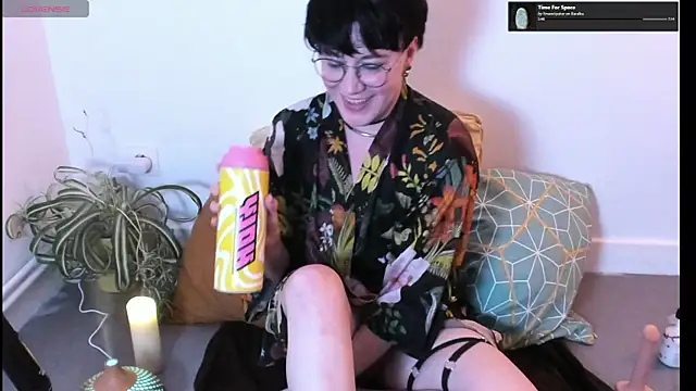 Snapshot of MossPrince chatting on September 30, 2025, 7:42 pm MossPrince online show from September 30, 2025, 7:42 pm