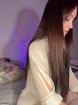 Veliora online show from March 4, 2026, 6:37 pm