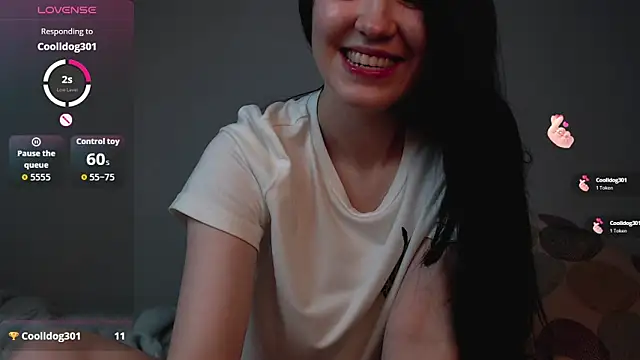 Veliora online show from November 11, 2025, 6:36 pm