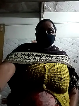 Rakhi sawant143 online show from December 3, 2025, 4:28 pm