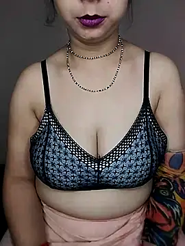 Snapshot of Oh_011 chatting on November 6, 2025, 5:11 am Oh 011 online show from November 6, 2025, 5:11 am