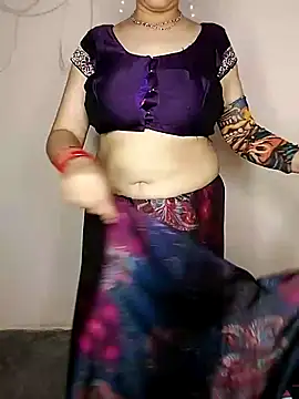 Snapshot of Oh_011 chatting on November 3, 2025, 2:42 pm Oh 011 online show from November 3, 2025, 2:42 pm