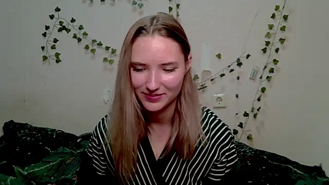  kikiclark   online show from November 7, 2025, 8:57 pm