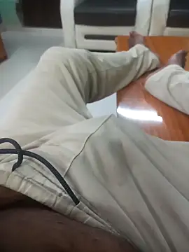 deshi8inch53 online show from October 5, 2025, 7:37 pm