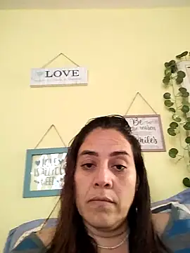 denissebombon online show from February 8, 2026, 8:50 pm