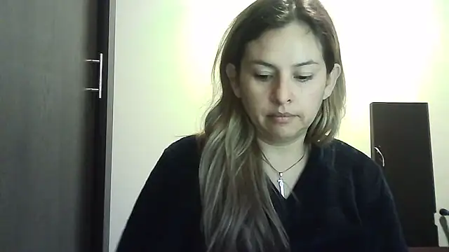 Valery  Rouse  online show from March 27, 2026, 12:17 pm