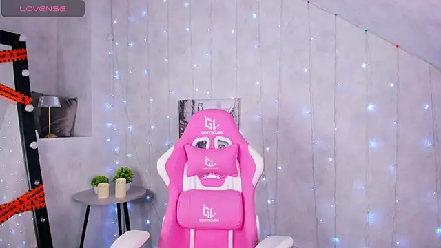 Lynn Martin online show from October 31, 2025, 1:02 am