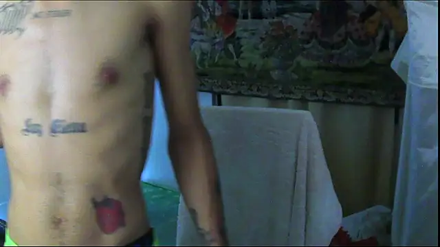 Snapshot of Crxxxsh chatting on September 9, 2025, 3:49 am Crxxxsh online show from September 9, 2025, 3:49 am