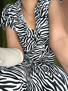 Hott Archana online show from November 27, 2025, 6:41 pm