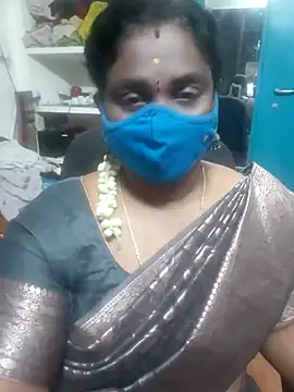 Snapshot of Tamil_Kavitha10 chatting on February 17, 2026, 5:54 pm Tamil Kavitha10 online show from February 17, 2026, 5:54 pm